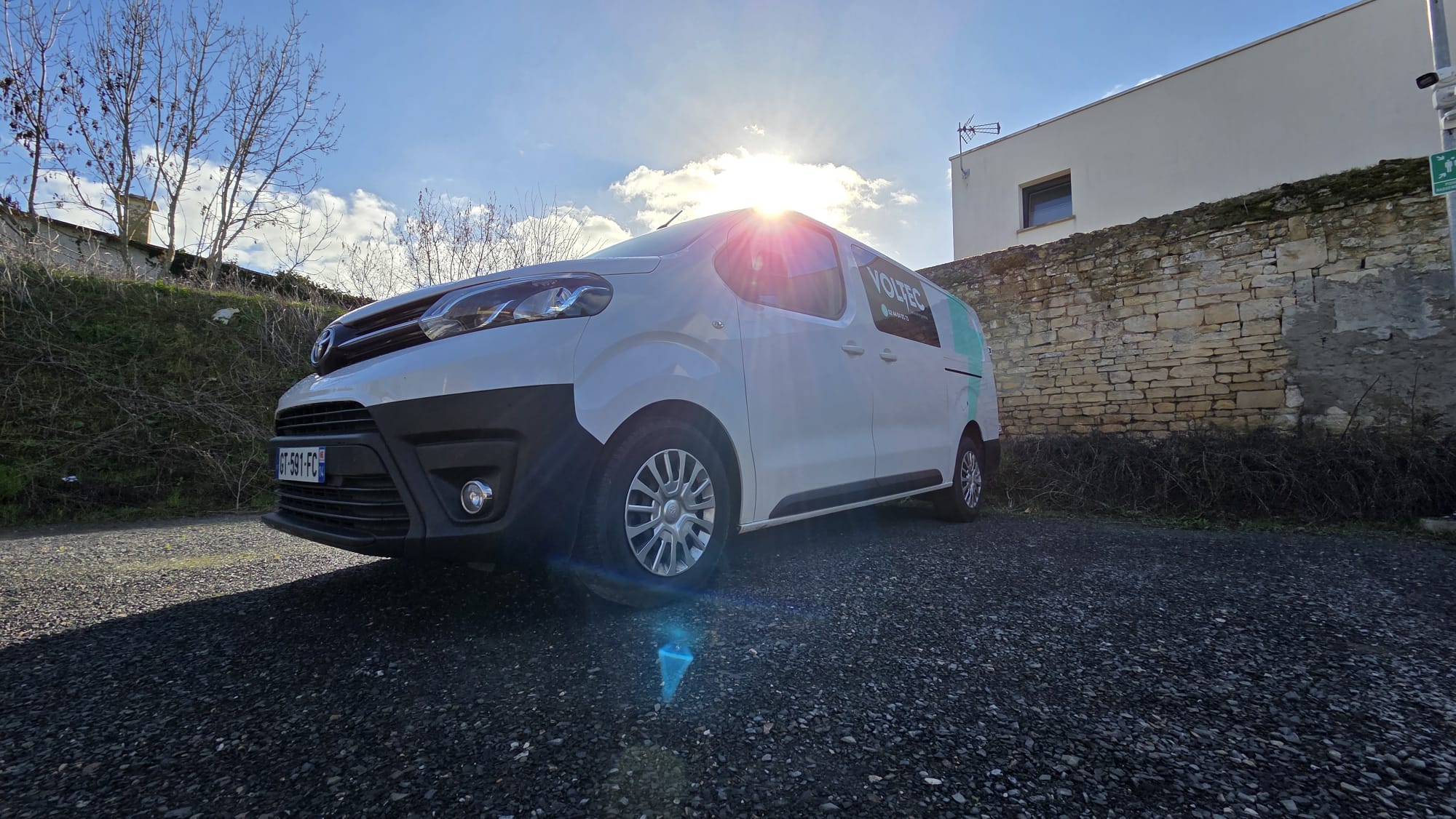 Entreprise électricité Normandie – Voltec Énergie, véhicule d'intervention