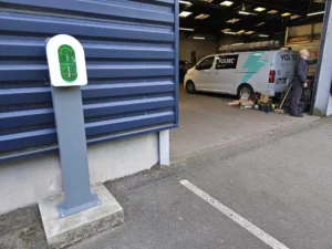 Borne recharge concessionnaire Calvados : Voltec IP