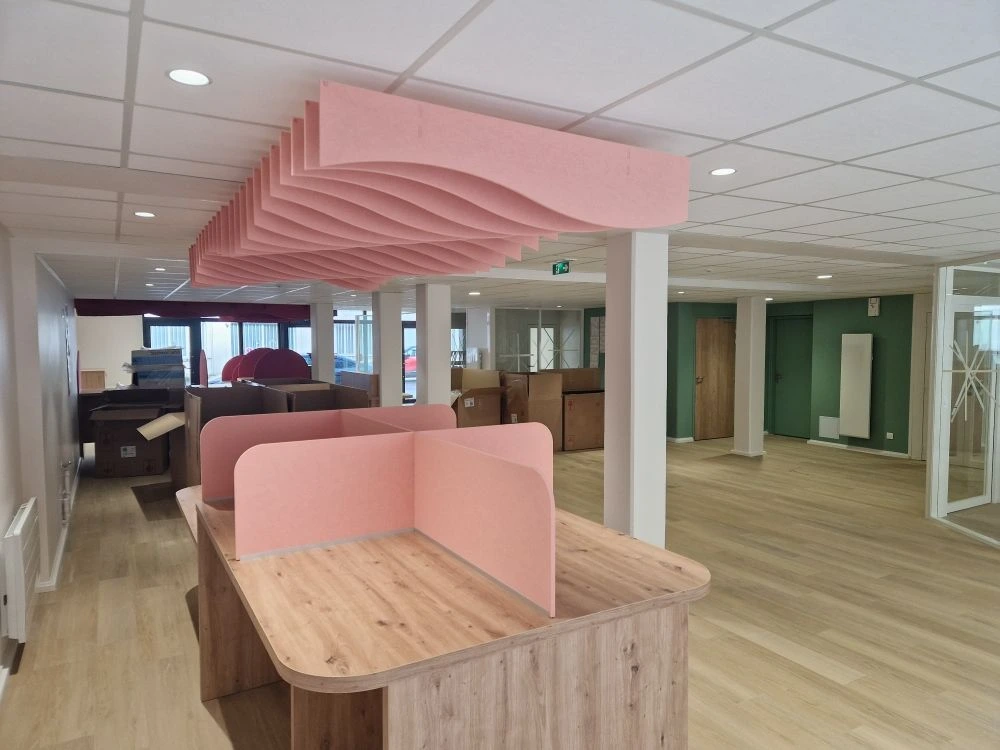 Câblage électrique tertiaire Caen — open space livré pour la CAF par Voltec ES