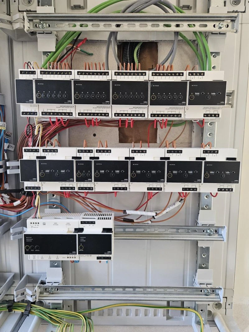 Tableau de commande domotique Niko Home Control installé par Voltec Industrie et Process