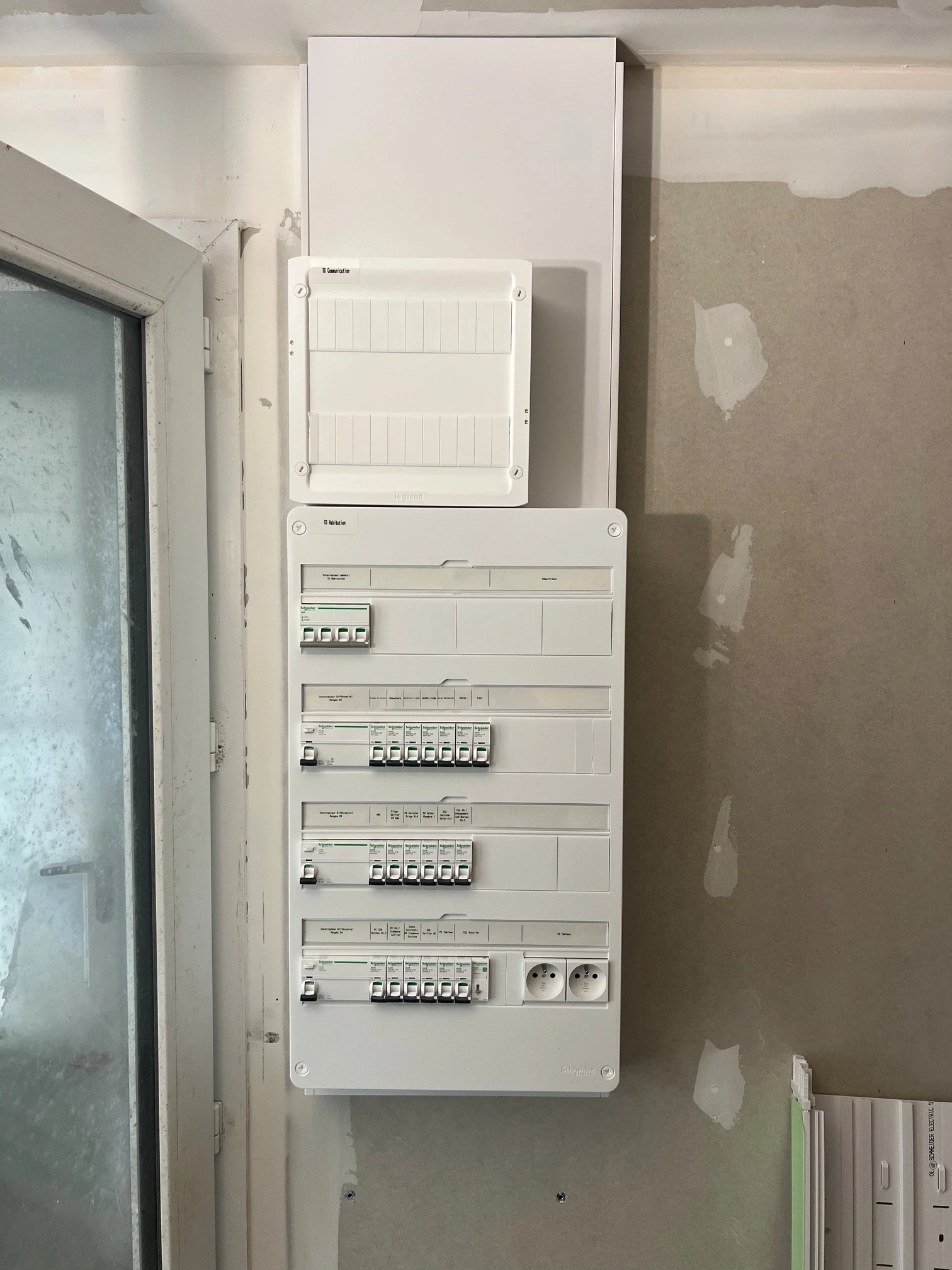 Rénovation électrique Hermanville – tableau électrique posé par Voltec IP